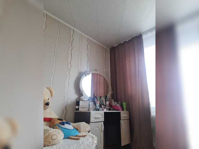 Live sex webcam photo for SexyQueen333 #276793710