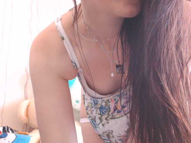 Live sex webcam photo for SexyQueen333 #277441654