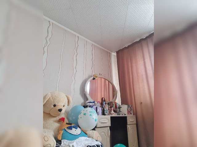 Live sex webcam photo for SexyQueen333 #277446942