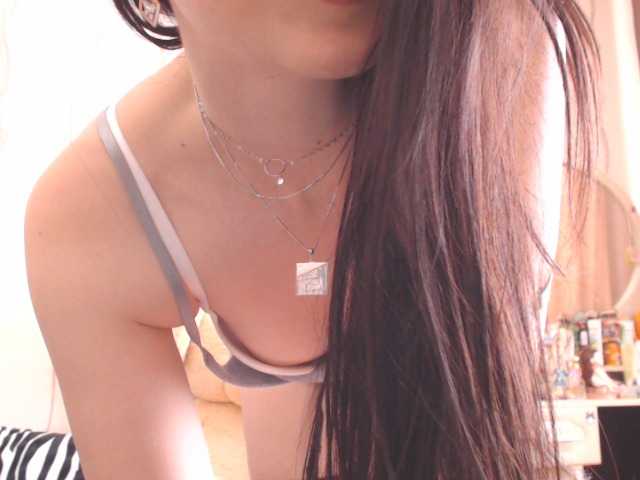 Live sex webcam photo for SexyQueen333 #277521688