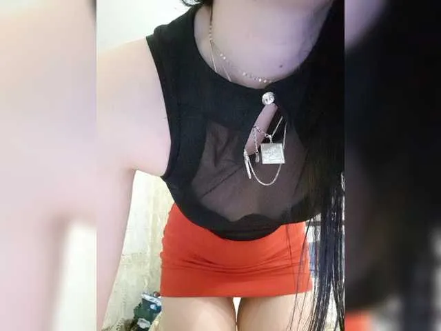 Live sex webcam photo for SexyQueen333 #277614895