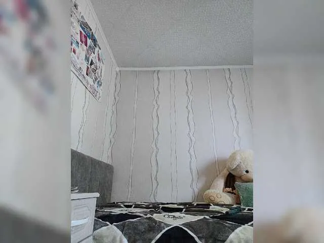 Live sex webcam photo for SexyQueen333 #277932011