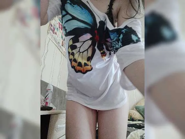 Live sex webcam photo for SexyQueen333 #278140636