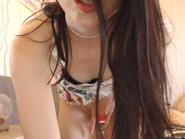 Live sex webcam photo for SexyQueen333 #278169670