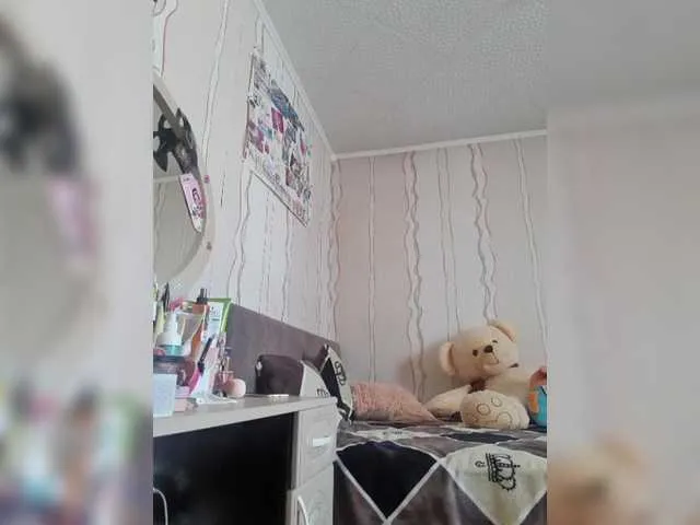 Live sex webcam photo for SexyQueen333 #290373880