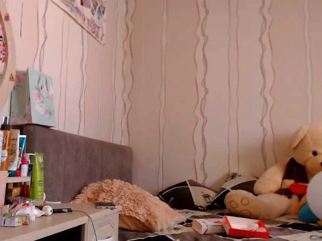 Live sex webcam photo for SexyQueen333 #290505284