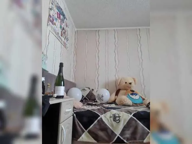 Live sex webcam photo for SexyQueen333 #290613026