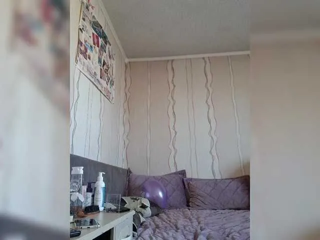 Live sex webcam photo for SexyQueen333 #292154215