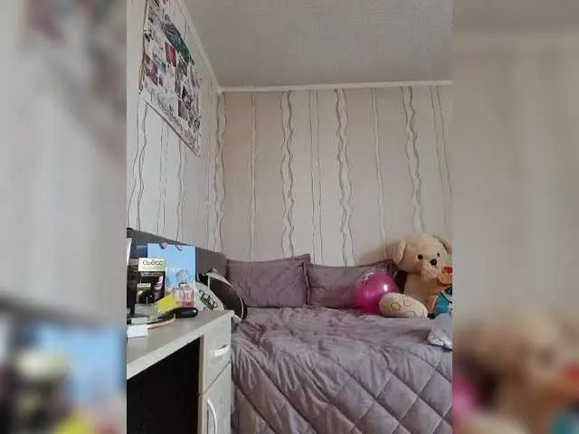 Live sex webcam photo for SexyQueen333 #292334219