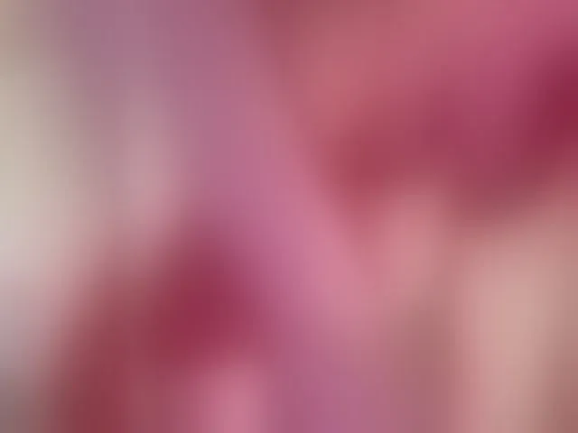 Live sex webcam photo for SexyQueen333 #293617535