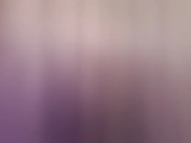 Live sex webcam photo for SexyQueen333 #293760158