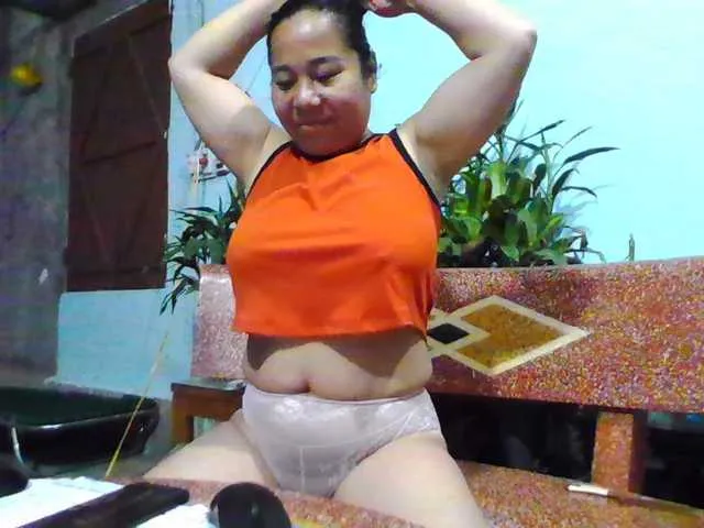 Live sex webcam photo for SexyQueen86 #290832885