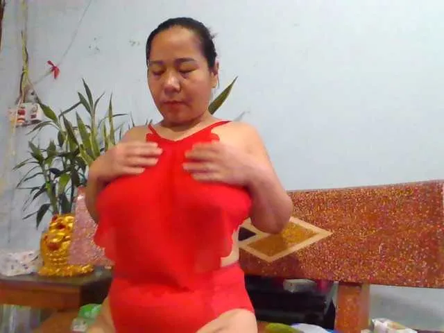 Live sex webcam photo for SexyQueen86 #291421514
