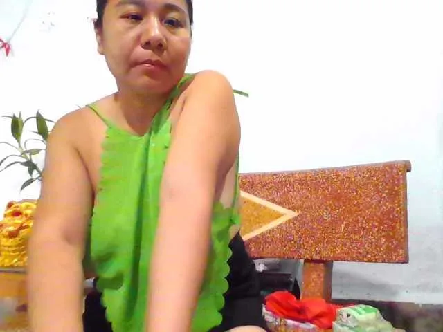 Live sex webcam photo for SexyQueen86 #291738029