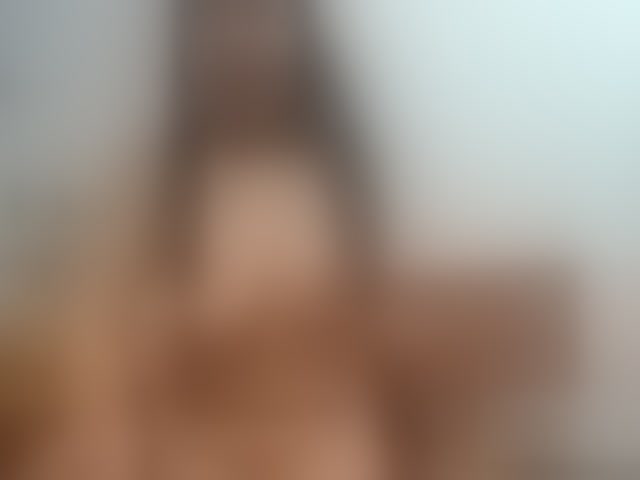 Live sex webcam photo for SexyQueen86 #291936546