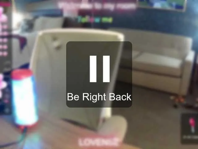 Live sex webcam photo for SexySag1212 #274344061