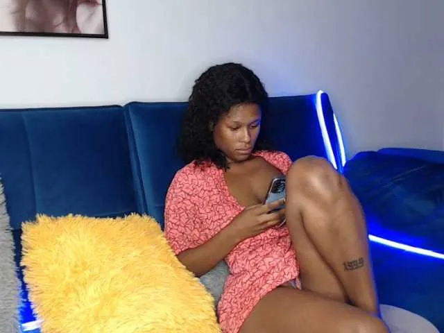 Live sex webcam photo for SexySaggyBoobs #278027930