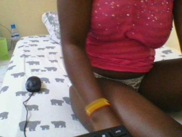 Live sex webcam photo for Sexyangel24 #275876398