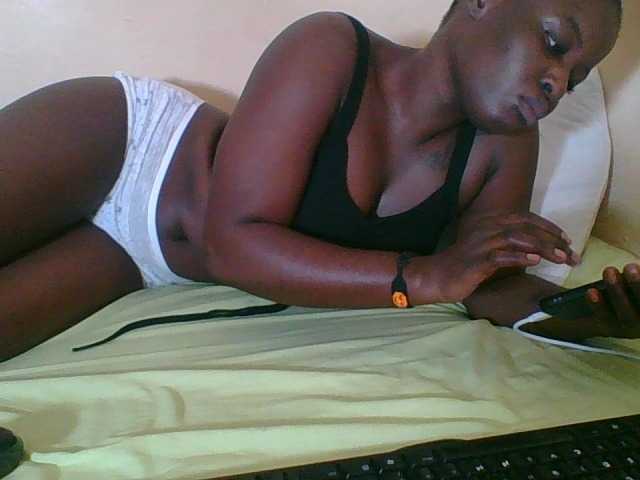 Live sex webcam photo for Sexyangel24 #277800933