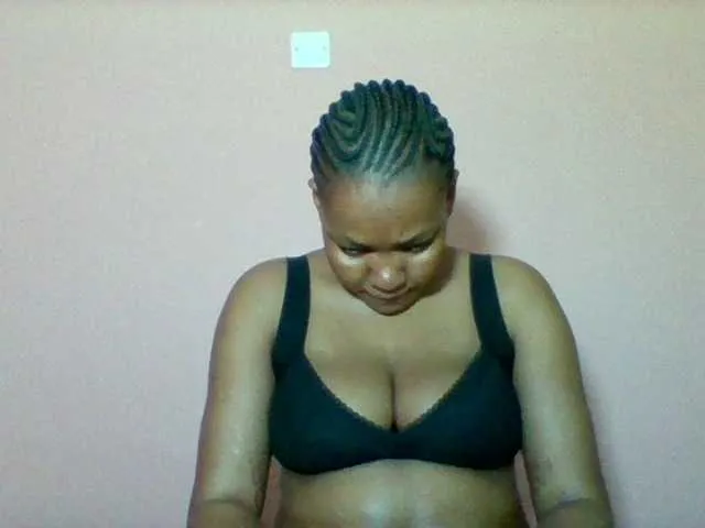 Live sex webcam photo for Sexyapple2002 #292165786
