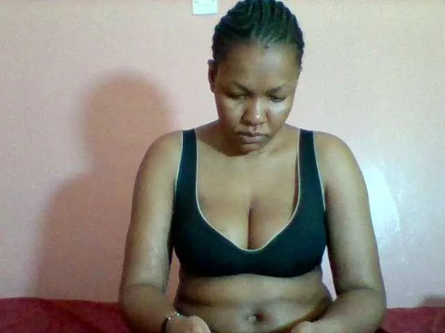 Live sex webcam photo for Sexyapple2002 #292312629
