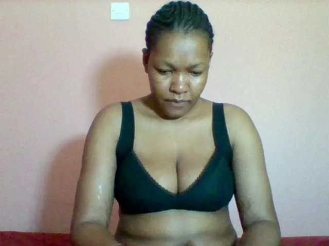 Live sex webcam photo for Sexyapple2002 #292339197