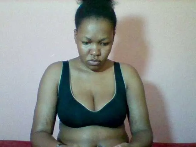 Live sex webcam photo for Sexyapple2002 #292381314