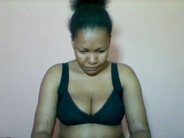Live sex webcam photo for Sexyapple2002 #292388086