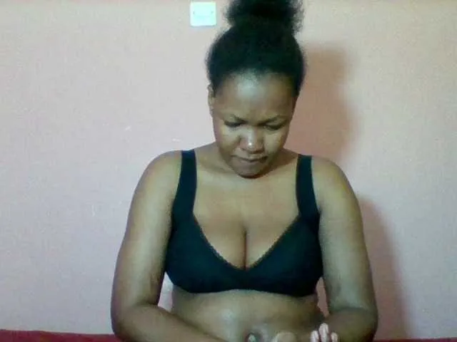 Live sex webcam photo for Sexyapple2002 #292392679