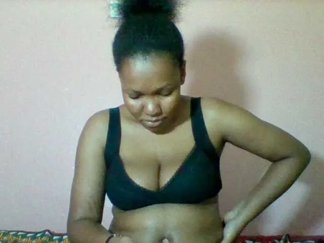 Live sex webcam photo for Sexyapple2002 #292402853