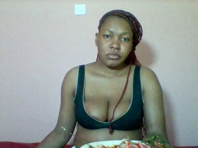 Live sex webcam photo for Sexyapple2002 #292440007