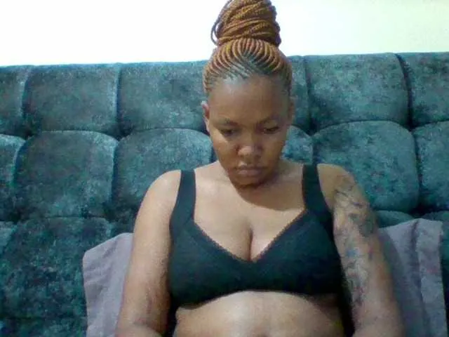 Live sex webcam photo for Sexyapple2002 #293344540