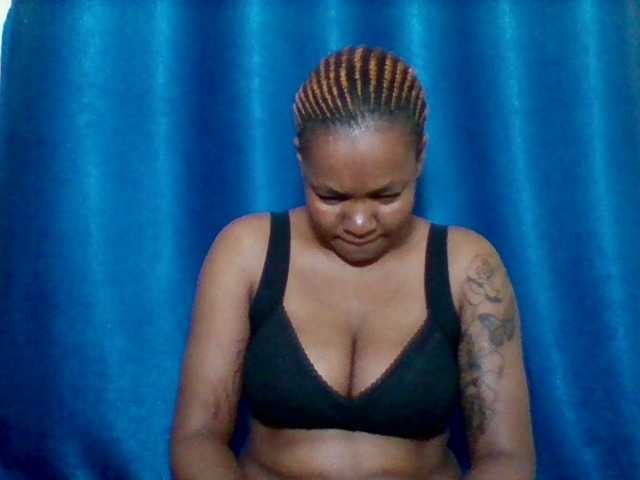 Live sex webcam photo for Sexyapple2002 #293671797
