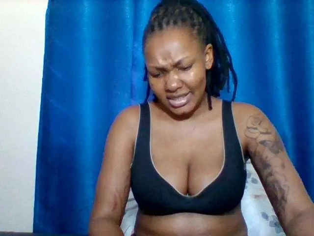 Live sex webcam photo for Sexyapple2002 #293778878