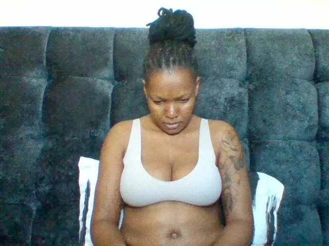 Live sex webcam photo for Sexyapple2002 #293840028