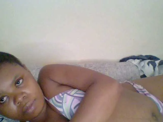 Live sex webcam photo for Sexyapple2020 #275733468