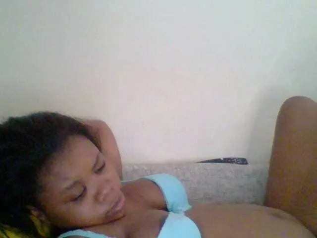 Live sex webcam photo for Sexyapple2020 #275782213