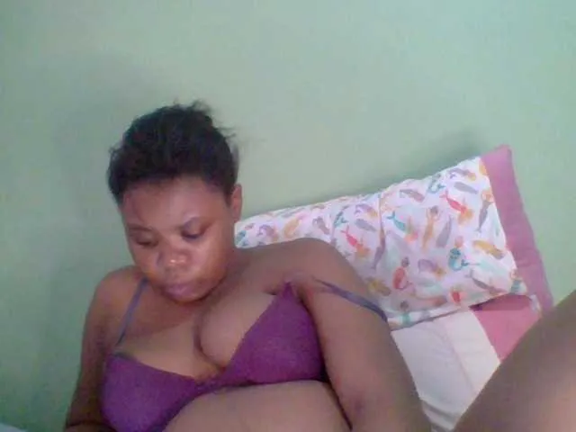 Live sex webcam photo for Sexyapple2020 #276043092