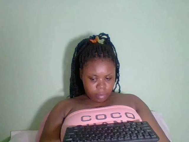 Live sex webcam photo for Sexyapple2020 #276372421
