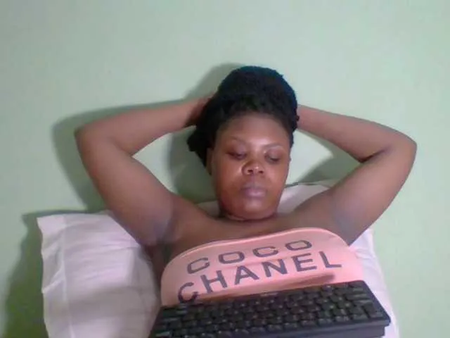 Live sex webcam photo for Sexyapple2020 #276380025