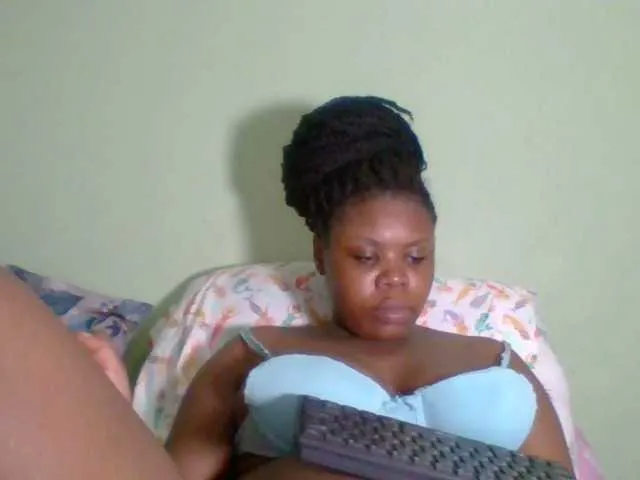 Live sex webcam photo for Sexyapple2020 #276478028
