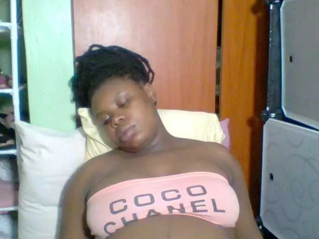 Live sex webcam photo for Sexyapple2020 #276492828