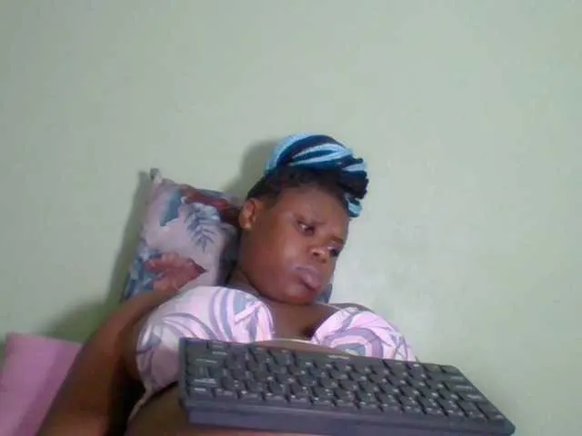 Live sex webcam photo for Sexyapple2020 #276628628