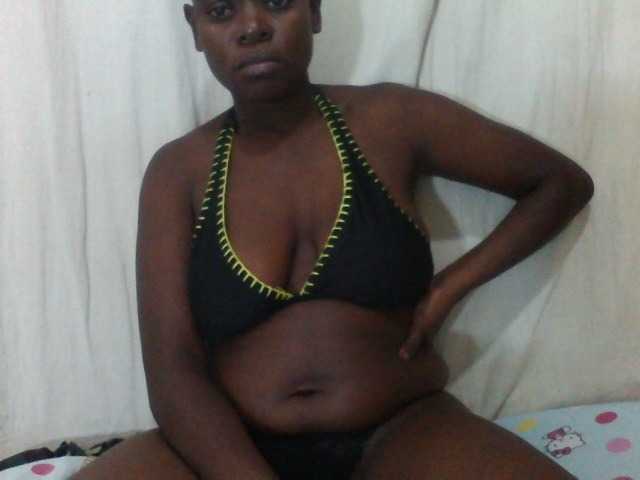 Live sex webcam photo for Sexyblackboobs #275670614