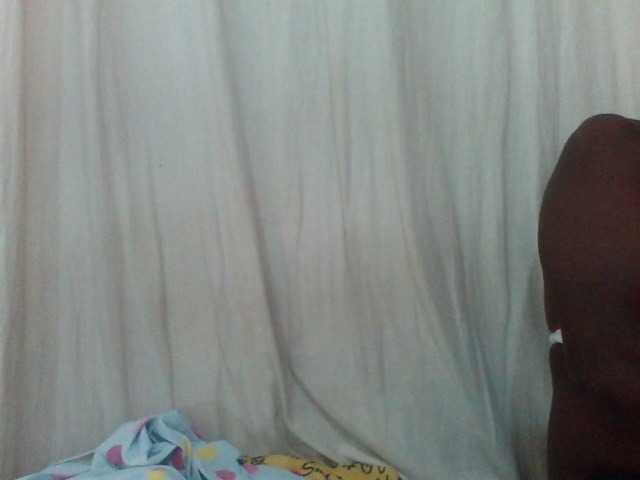 Live sex webcam photo for Sexyblackboobs #275914594