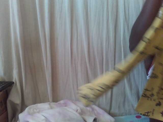 Live sex webcam photo for Sexyblackboobs #275982262