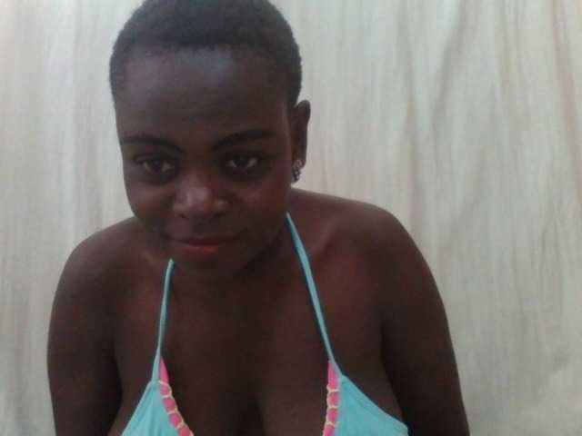 Live sex webcam photo for Sexyblackboobs #276010153