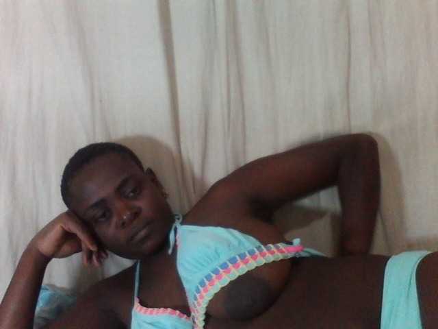 Live sex webcam photo for Sexyblackboobs #276013375