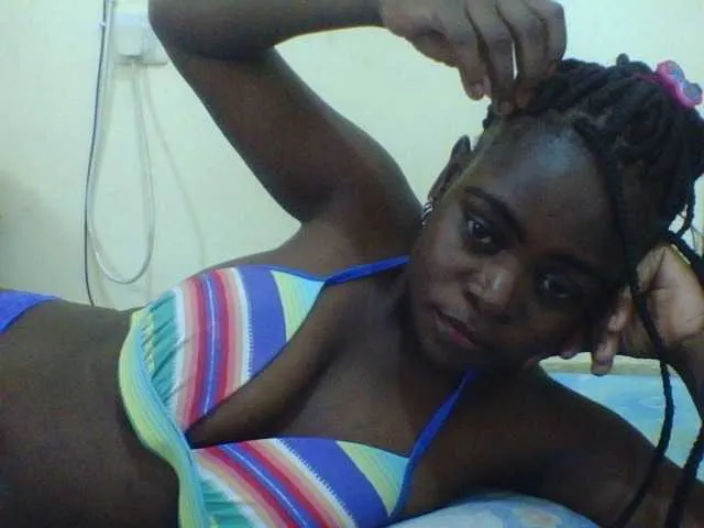 Live sex webcam photo for Sexyblackboobs #276274575