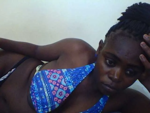 Live sex webcam photo for Sexyblackboobs #276333681